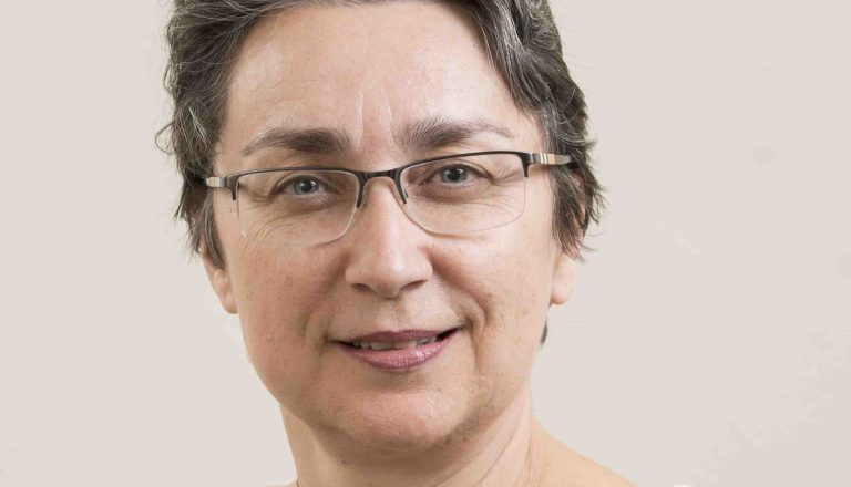Dr. Catherine Metayer