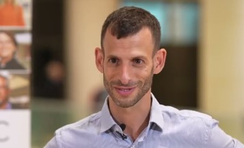 Dr. Eyal Lebel