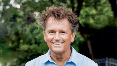 Dr. Hans Smit