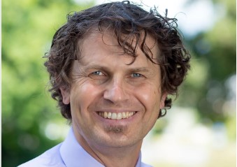 Dr. Jacek Skarbinski
