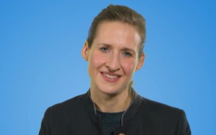 Dr. Julia Onken