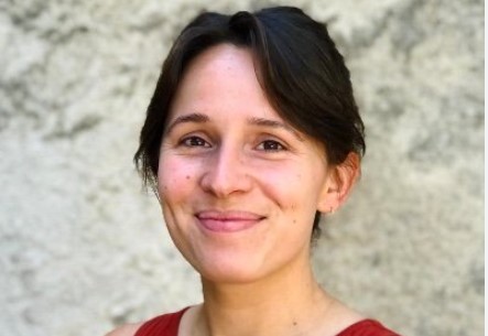 Dr. Julia Simon