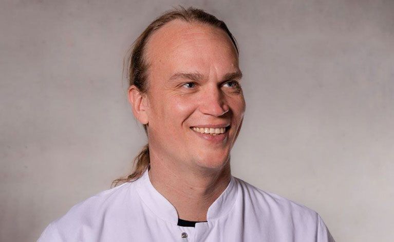 Prof. Leo Rasche