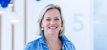 Prof. Lonneke van de Poll-Franse