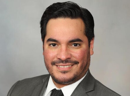 Dr. Roberto Leon-Ferre